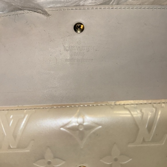 Louis Vuitton Blanc Corail Monogram Vernis Leather Sarah Wallet GUC - Picture 8 of 13